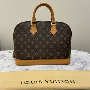 ❌ SOLD ❌ 💯 Authentic Louis Vuitton Alma